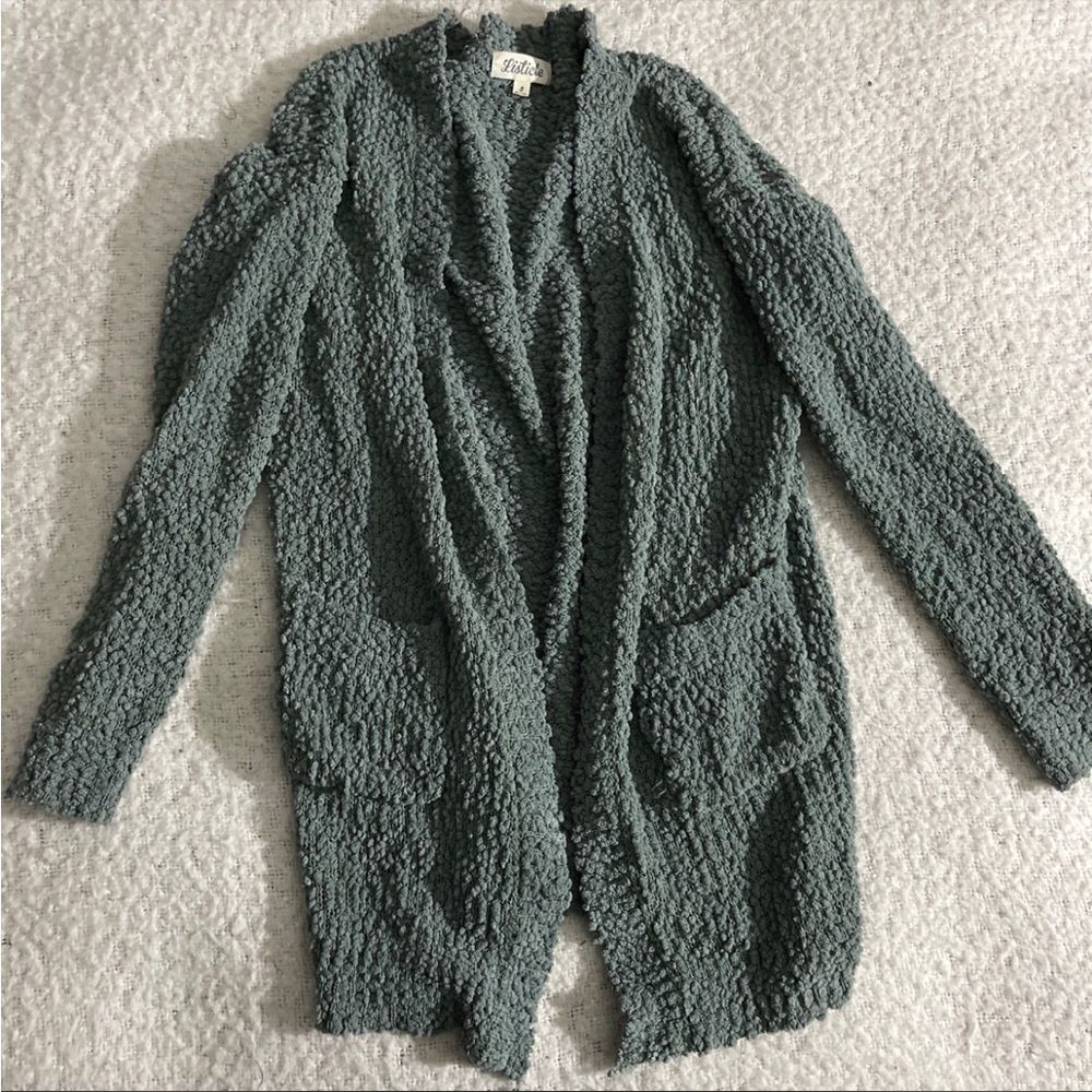 Listicle small open cardigan